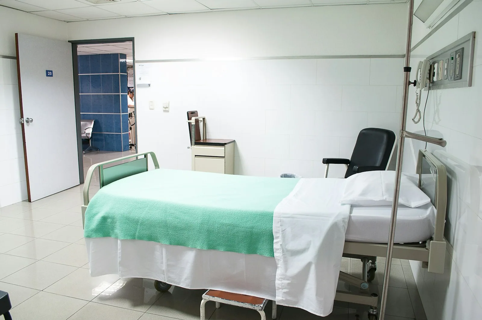Hospedagem Gerenciada vs VPS: Quem Cuida do Quê Quando o Site Cai